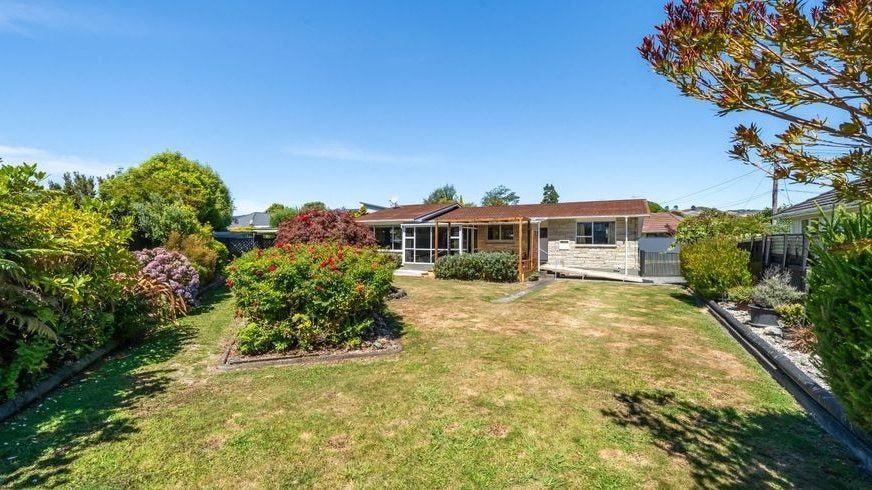 16A Stephen Street, Trentham, Upper Hutt - Carousel 1