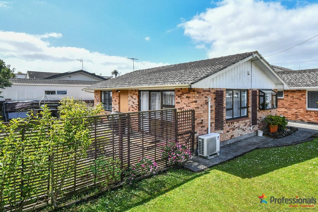 3 Hill Road, Papatoetoe, Auckland - Carousel 10