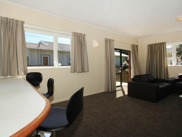 9 RAYMOND terrace, EPUNI, LOWER HUTT - Carousel 2