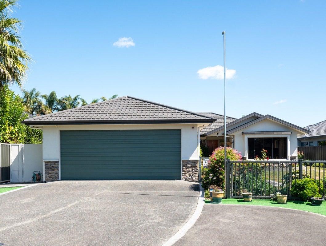 16 Delta Mews Place, Clive, Clive - Carousel 15