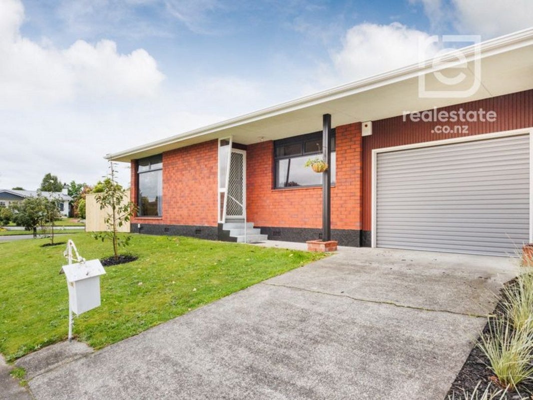 5 Mudgway Place, Awapuni, Palmerston North - Carousel 1