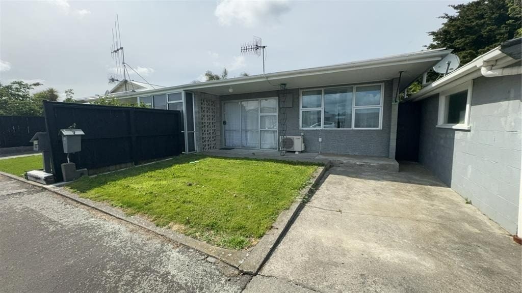 14 Carow Street, Palmerston North, Palmerston North - Carousel 1