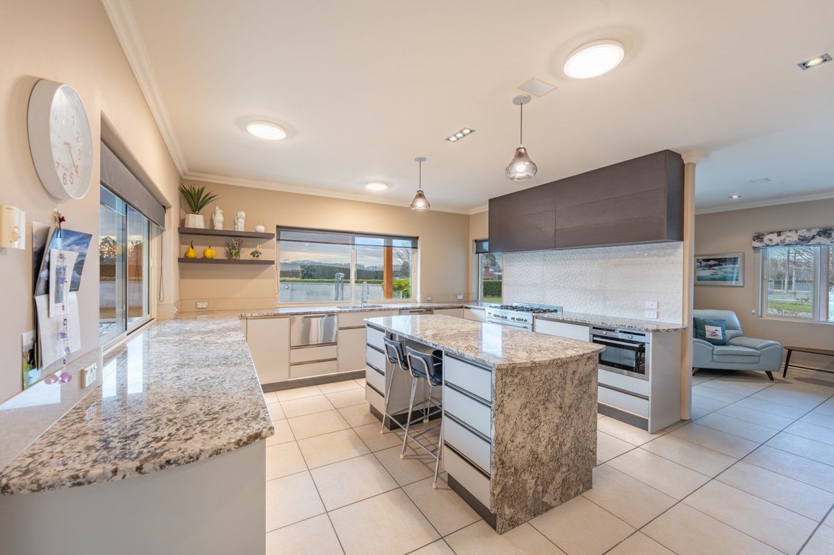 6 Greig Street, Pleasant Point, Pleasant Point - Carousel 2