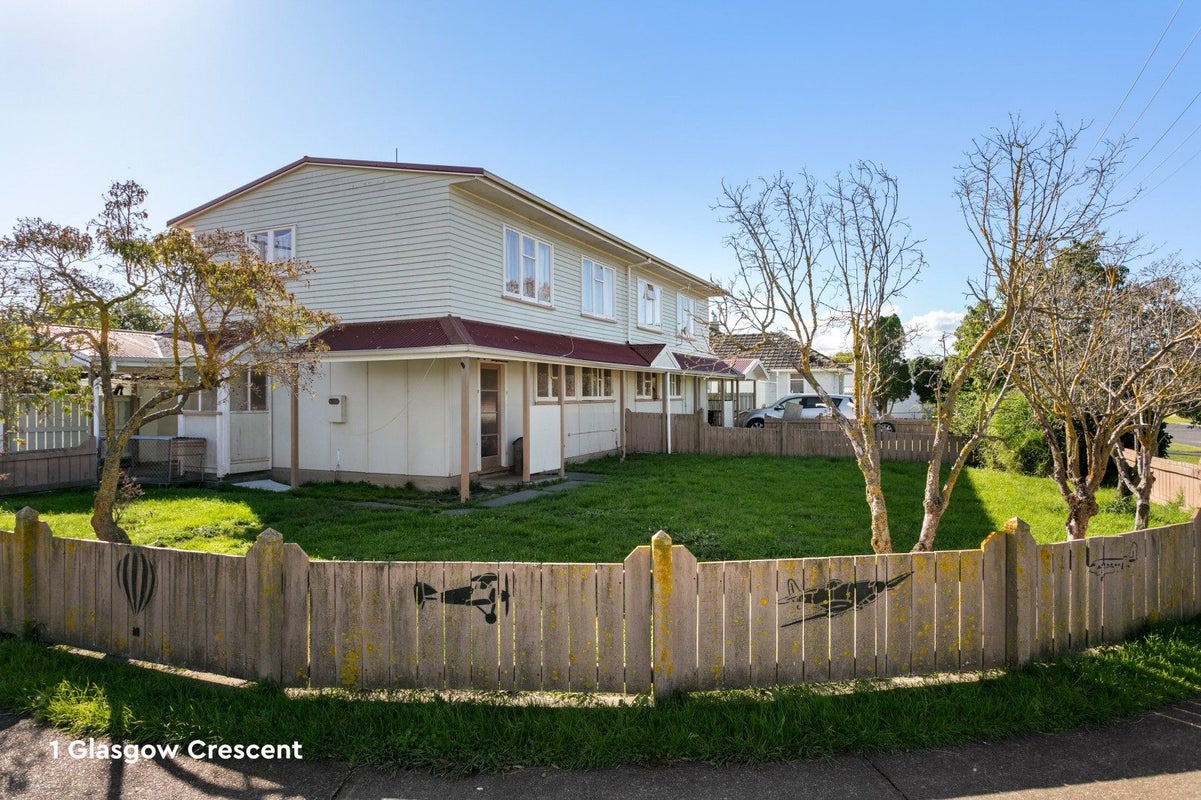 1 Glasgow Crescent, Kaiti, Gisborne - Carousel 1