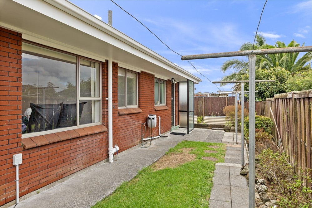 2/149 Astley Avenue, New Lynn, Auckland - Carousel 2