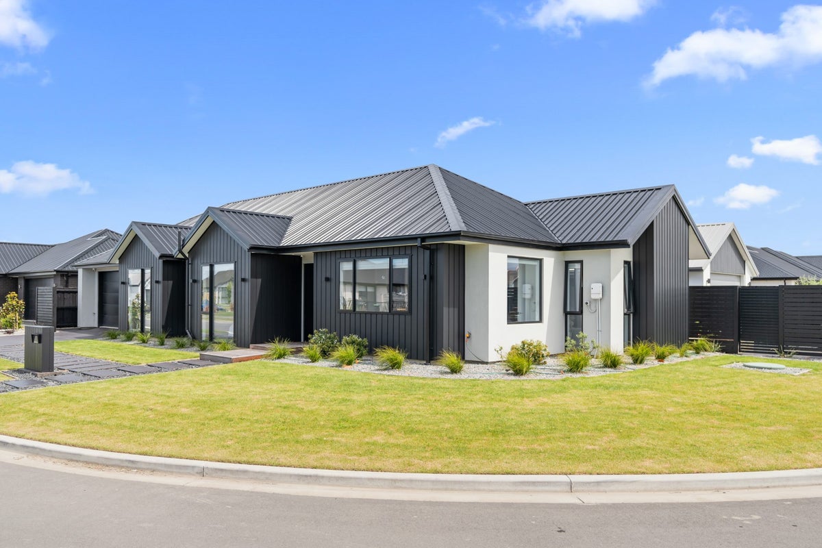 3 Dalness Crescent, Halswell, Christchurch - Carousel 22