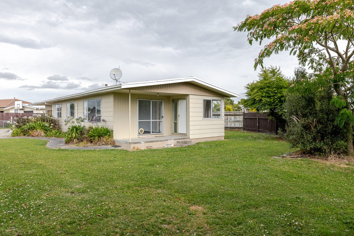 14 Cumberland Place, Kelvin Grove, Palmerston North - Carousel 16