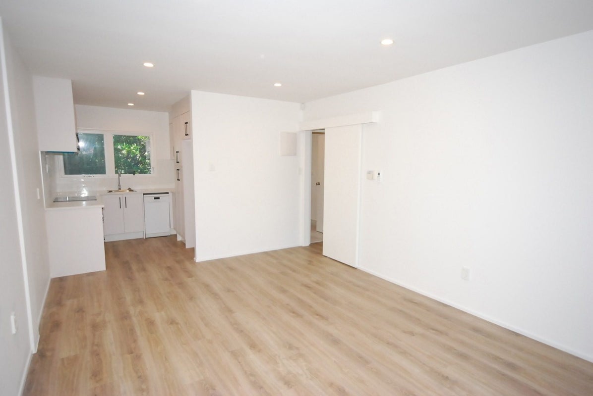14/11 Tawera Road, Greenlane, Auckland - Carousel 1