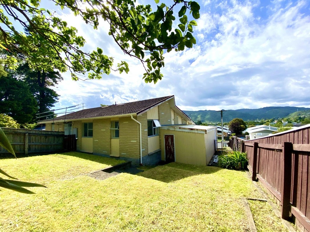 1/18 Hillside Drive, Maoribank, Upper Hutt - Carousel 12