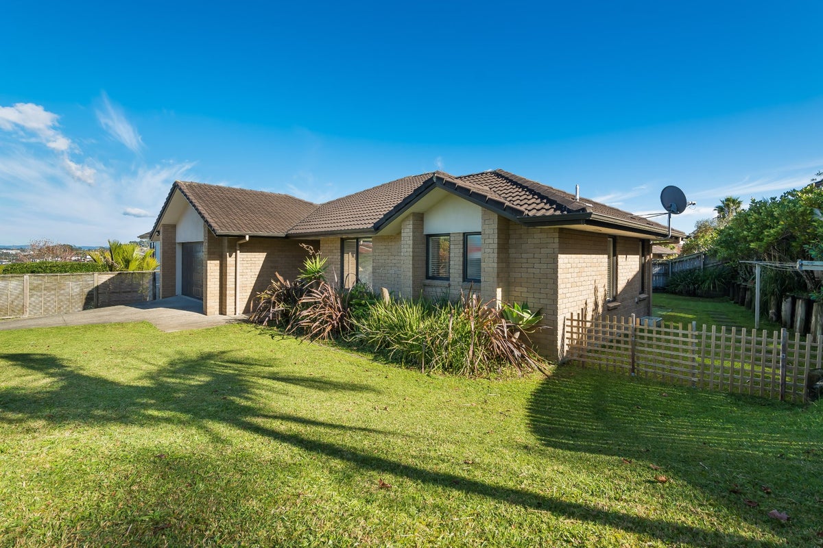 16 Bundoran Way, Pinehill, Auckland - Carousel 2