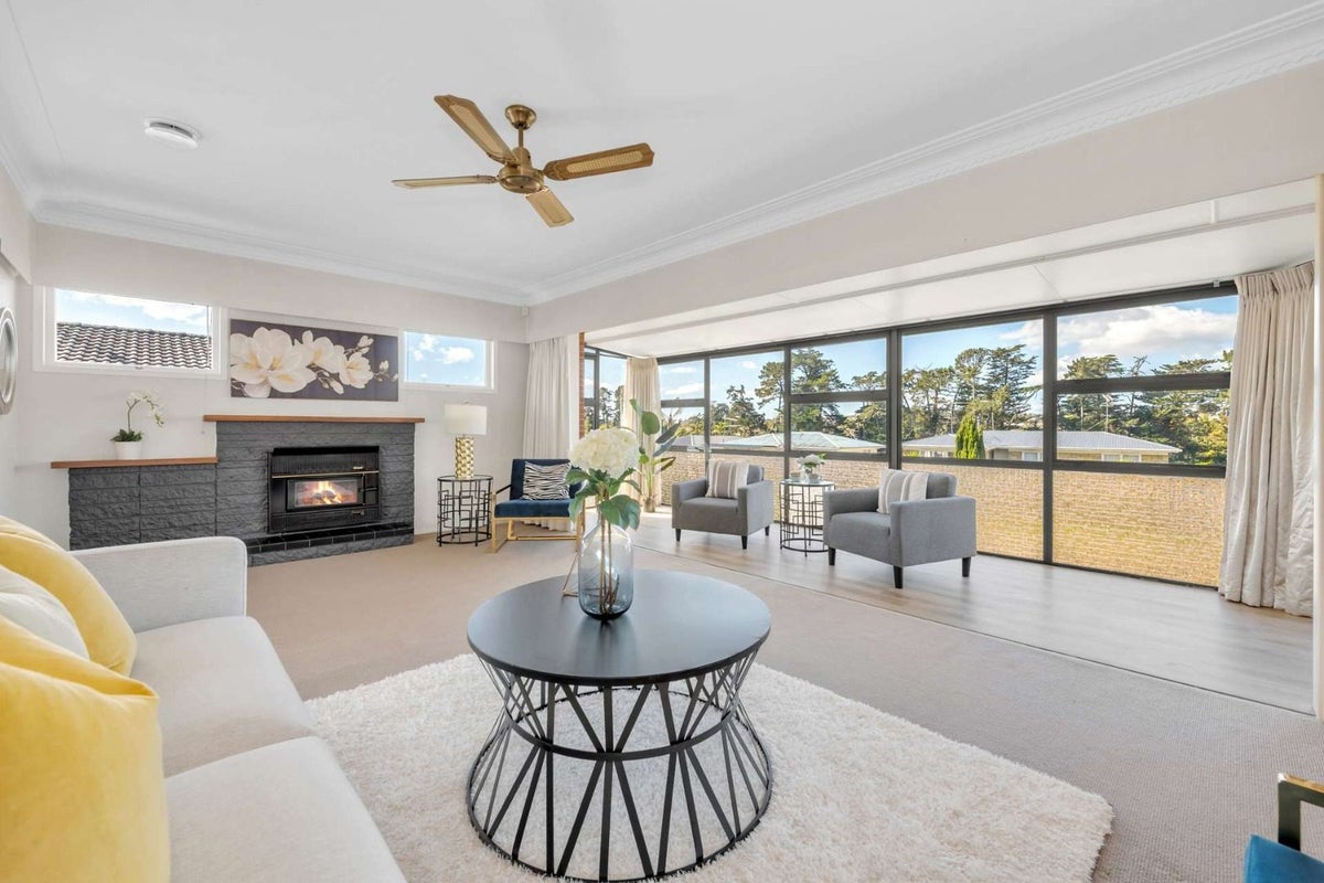 75 Ennis Avenue, Pakuranga Heights, Auckland - Carousel 2