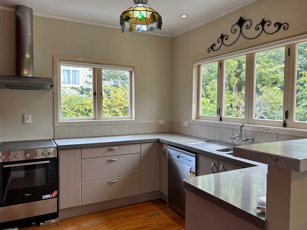 12 MacNay Way, Murrays Bay, Auckland - Carousel 2