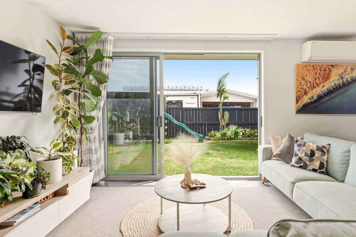 11 Coutts Street, Papamoa Beach, Papamoa - Carousel 2