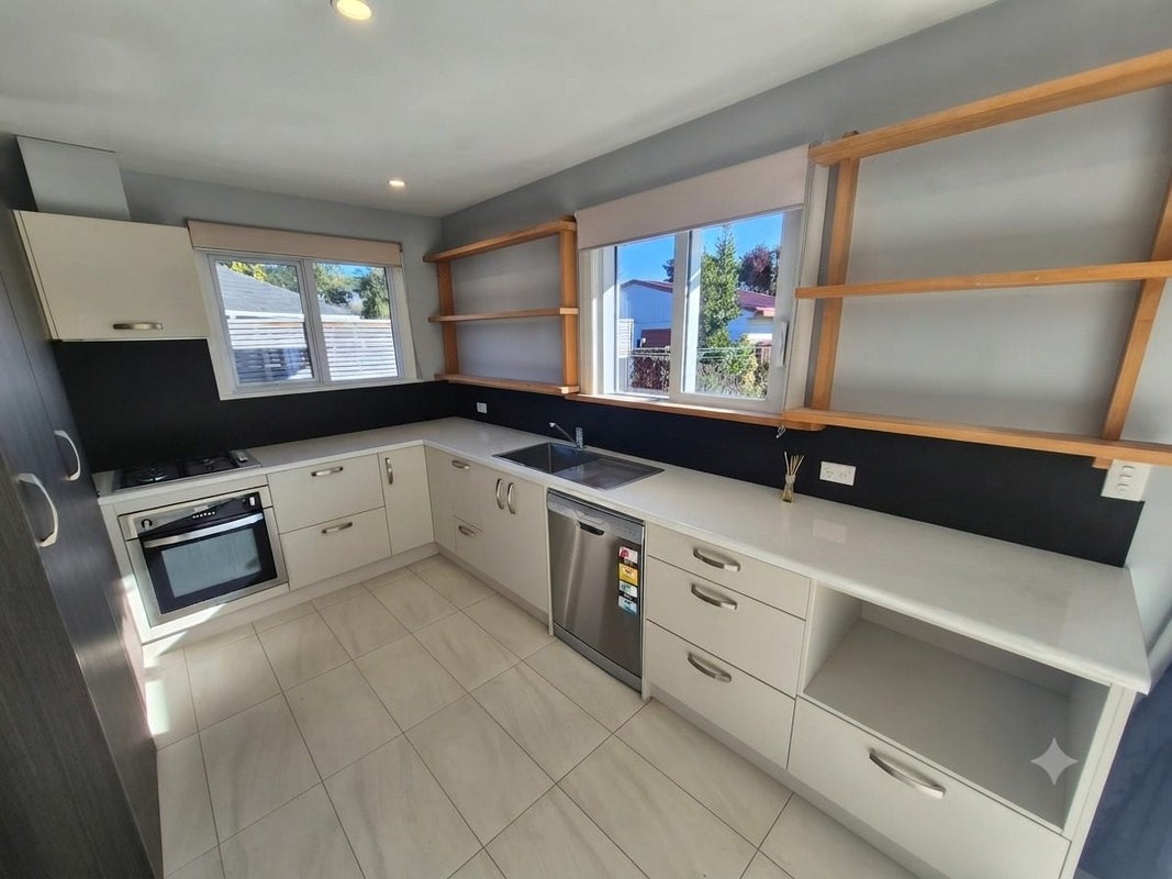 8 Prisk Place, Hillsborough, Christchurch - Carousel 2