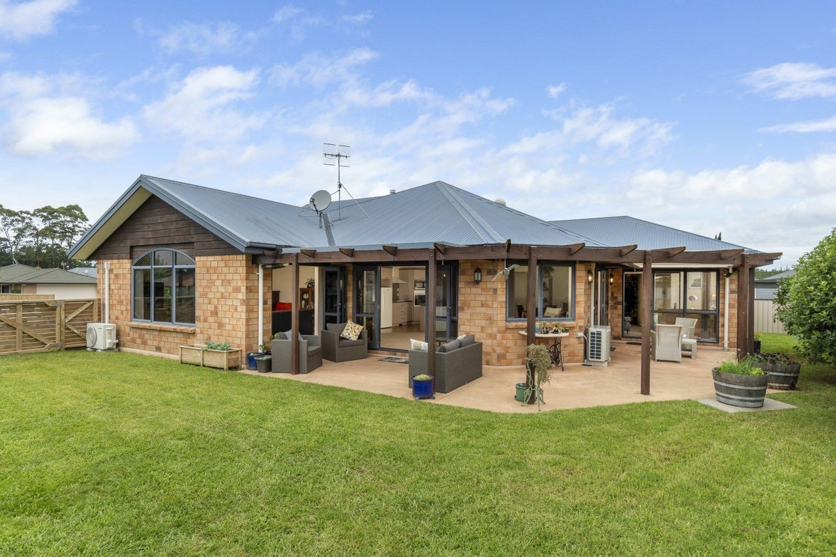 42 Longmynd Drive, Katikati, Katikati - Carousel 1