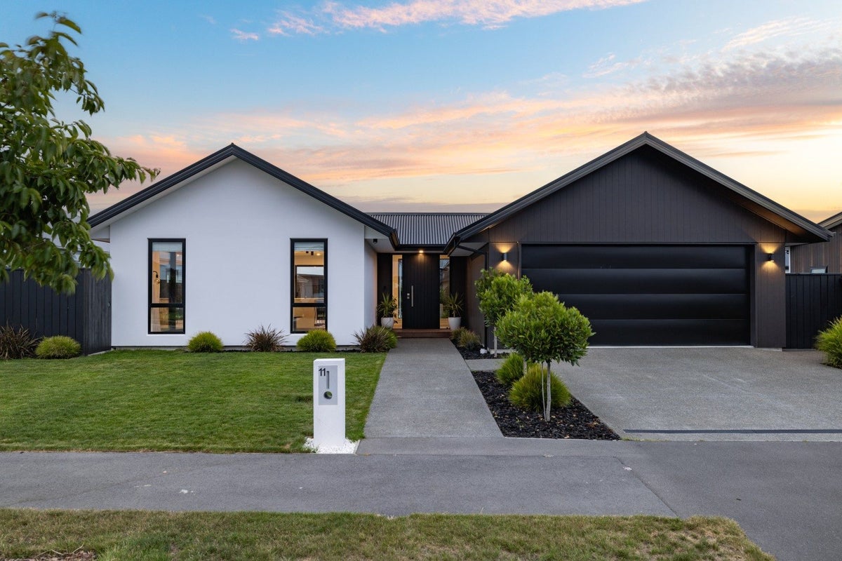 11 Letitia Street, Burwood, Christchurch - Carousel 1