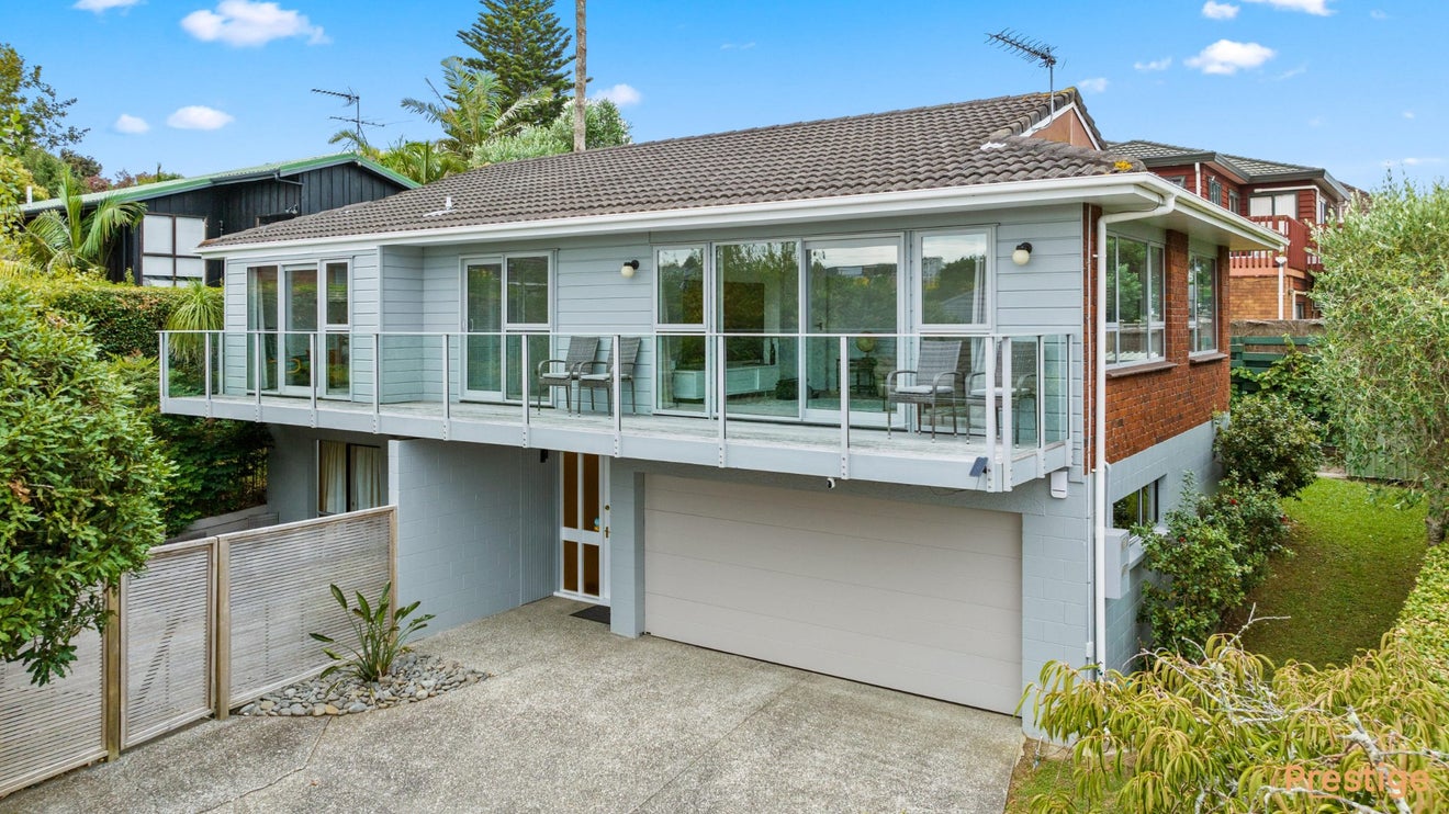 2/11 Belmont Terrace, Milford, Auckland - Carousel 1