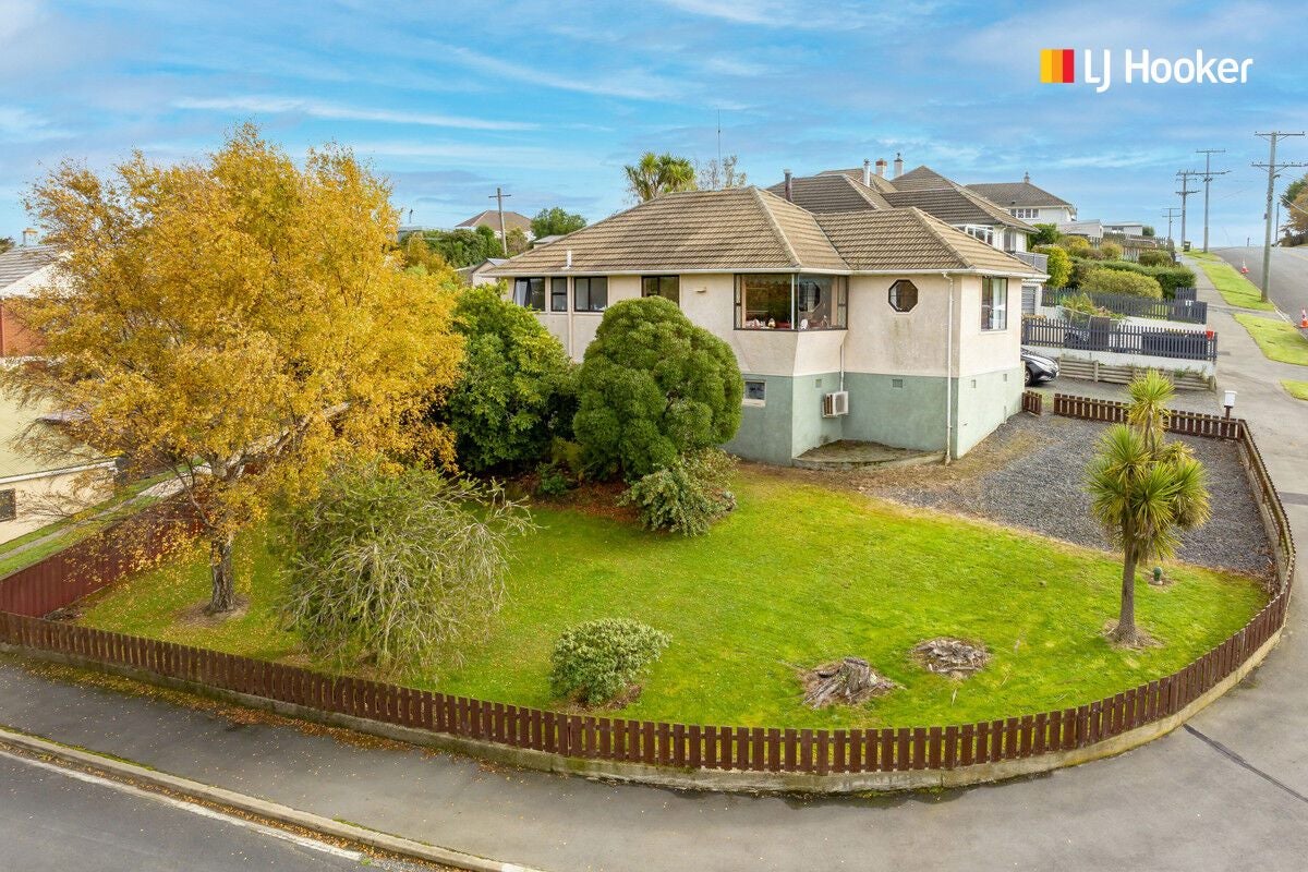 104 Riselaw Road, Calton Hill, Dunedin - Carousel 1