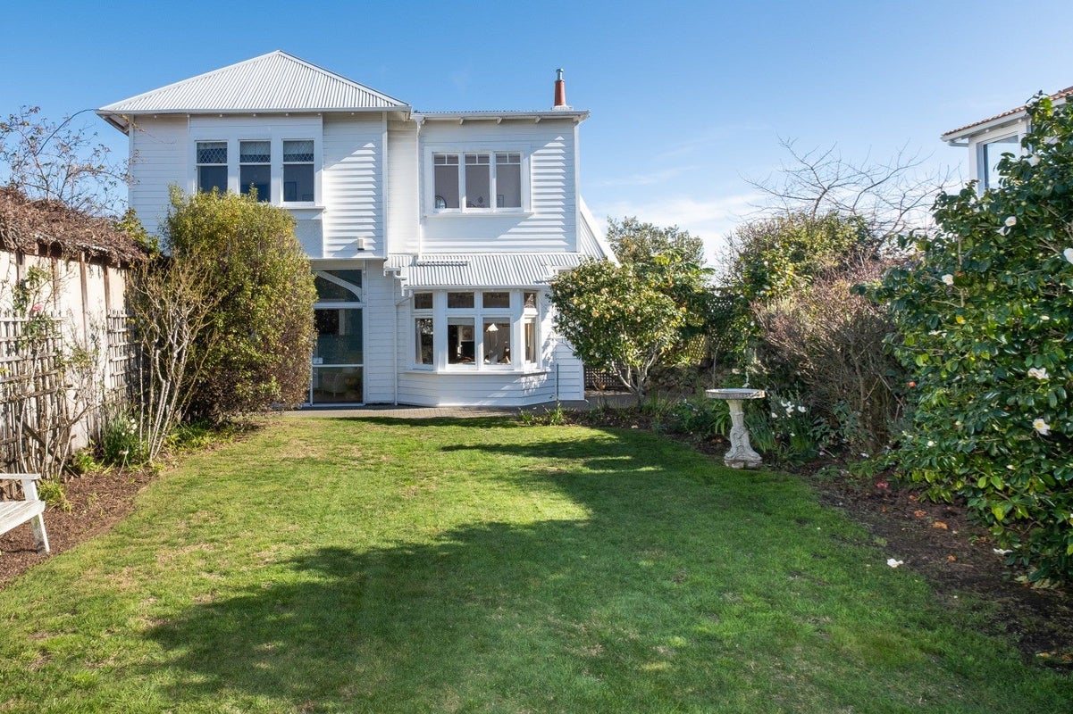 5 Cobden Lane, Bluff Hill, Napier - Carousel 2