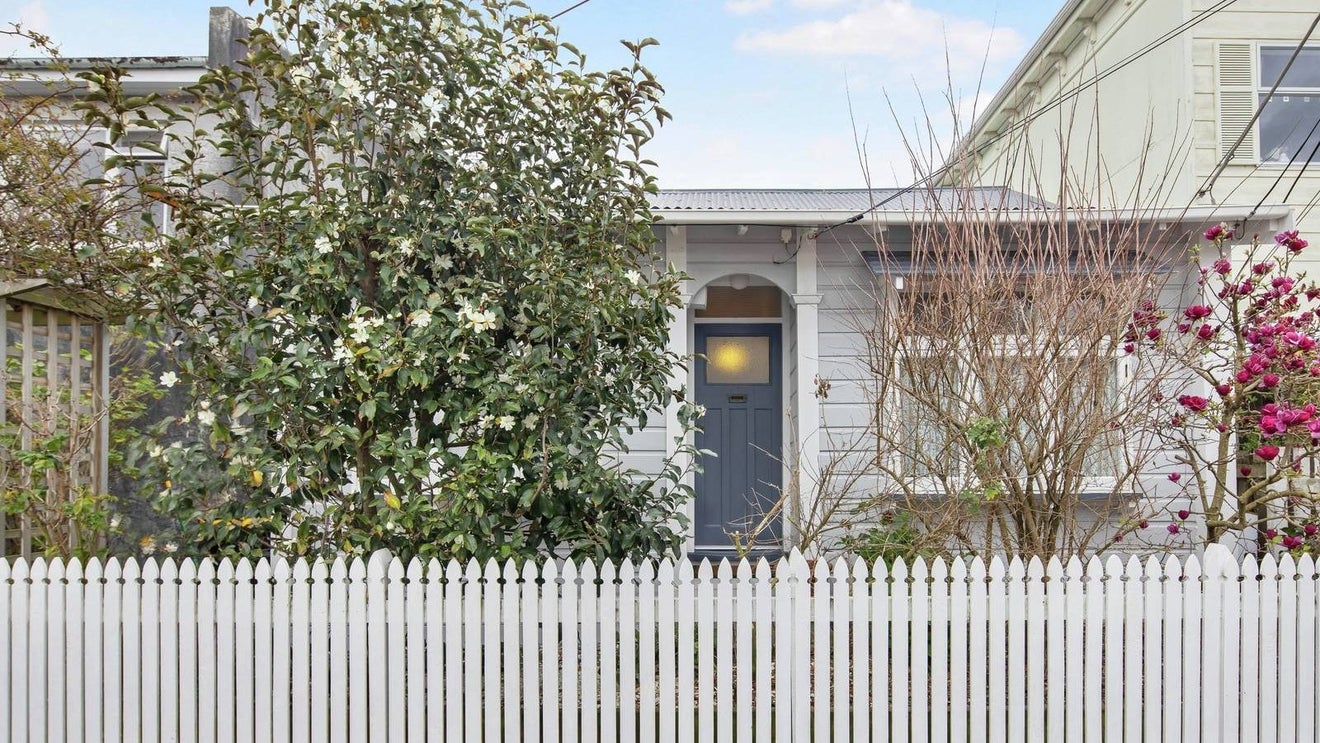 13 Wilson Street, Newtown, Wellington - Carousel 1