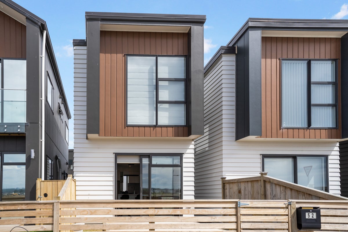 52 Parahau Road, Ardmore, Auckland - Carousel 2