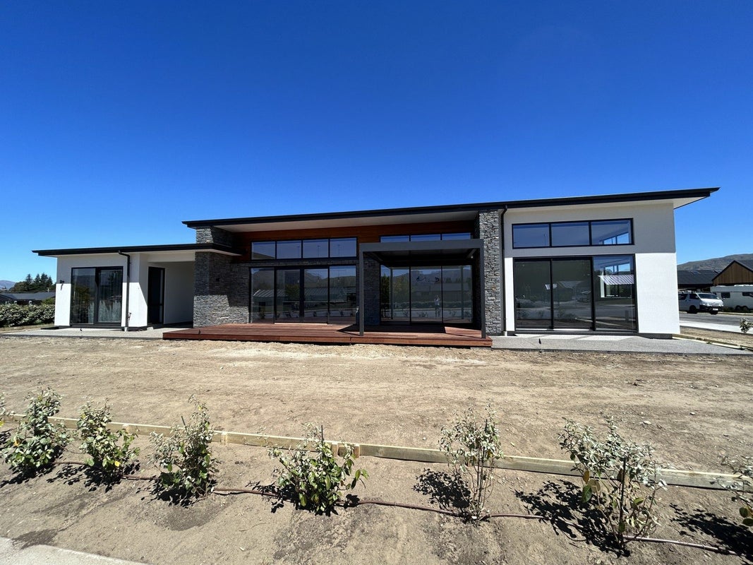 23 Joe Brown Drive, Albert Town, Wanaka - Carousel 1