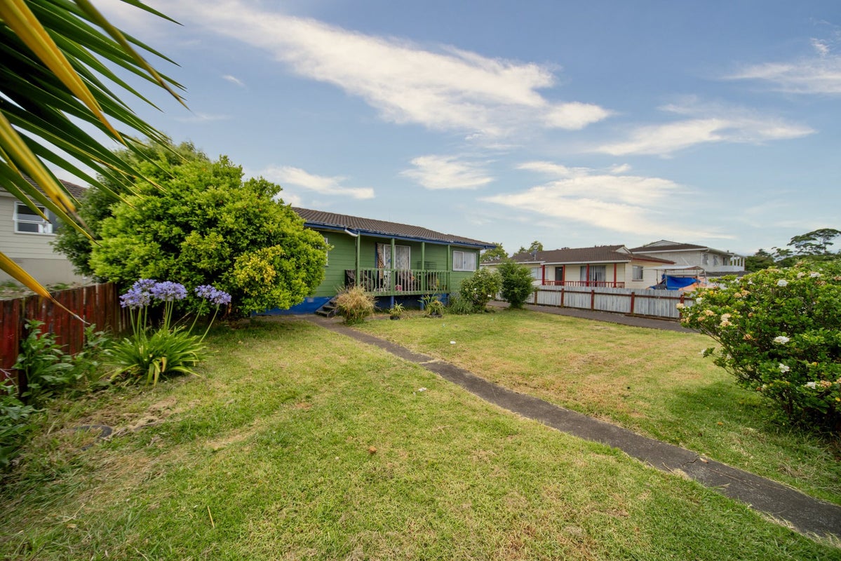 72 Archboyd Avenue, Mangere East, Auckland - Carousel 2