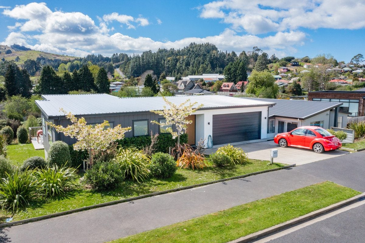 33 Grandvista Drive, Green Island, Dunedin - Carousel 1
