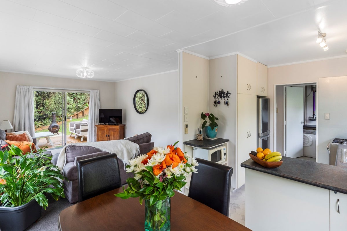 1/62 Cyclarama Crescent, Massey, Auckland - Carousel 31