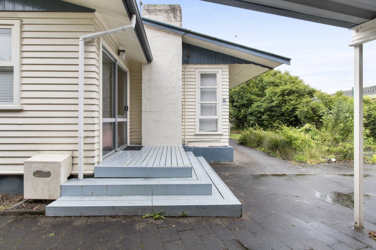 98 Ohaupo Road, Melville, Hamilton - Carousel 16