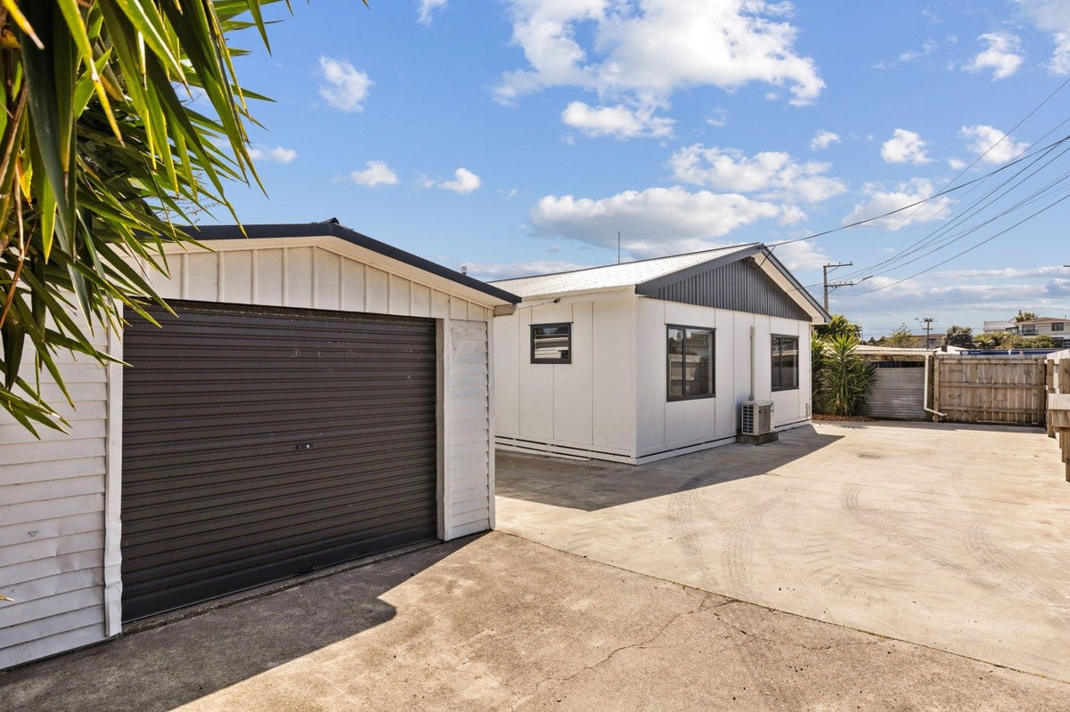 168 Tukapa Street, Westown, New Plymouth - Carousel 1