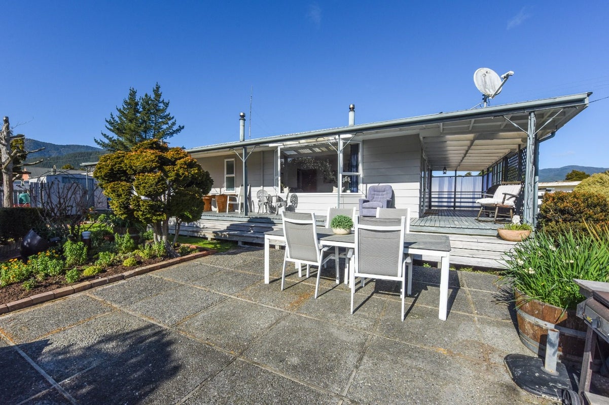 703 State Highway 1, Blenheim - Carousel 21