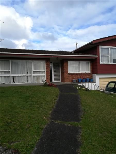 12 Chelsea View Drive, Chatswood, Auckland - Carousel 1