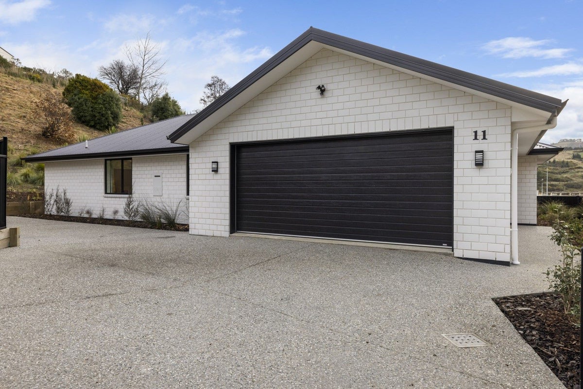 11 Rose Drive, Concord, Dunedin - Carousel 1