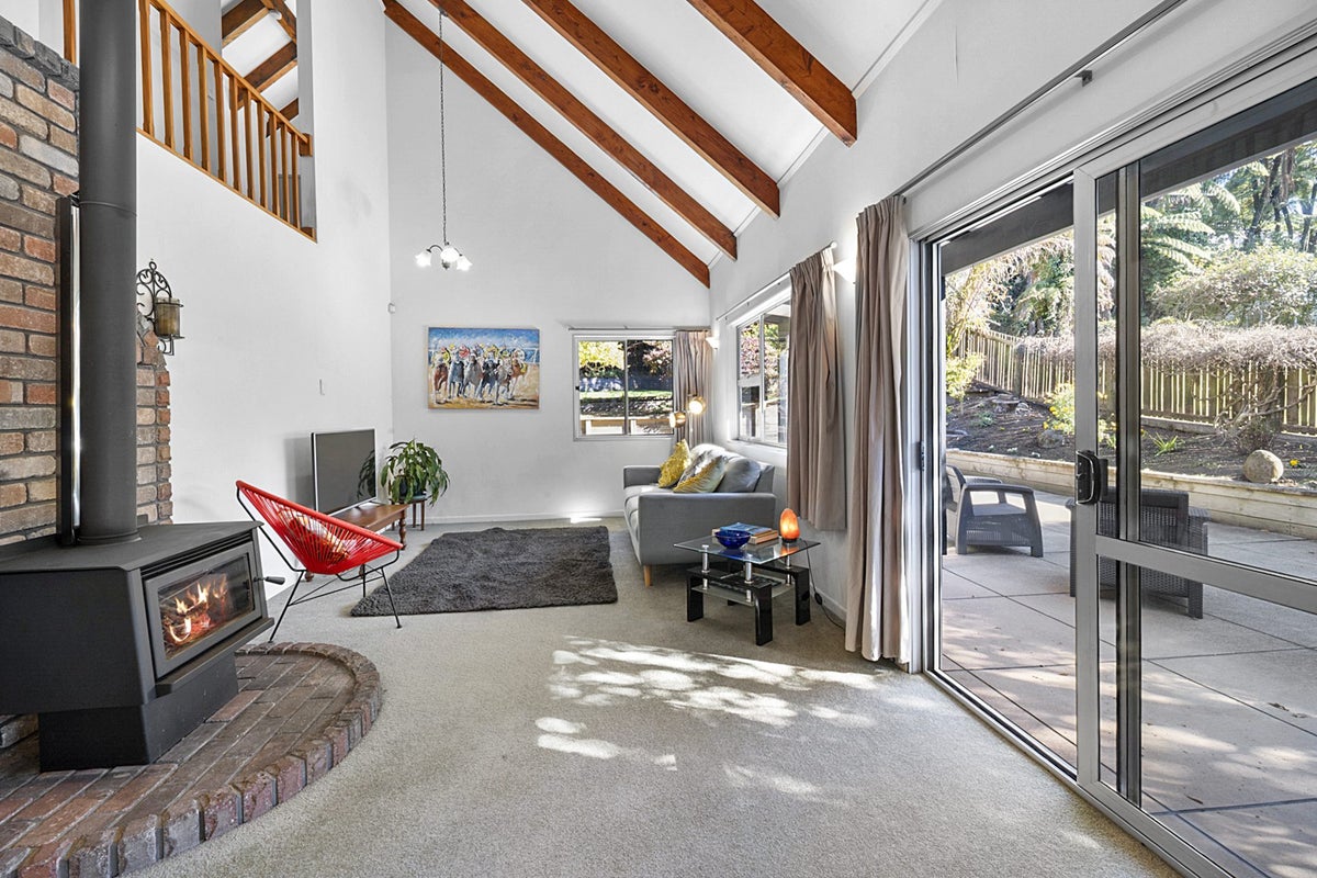 21B Doralto Road, Frankleigh Park, New Plymouth - Carousel 2