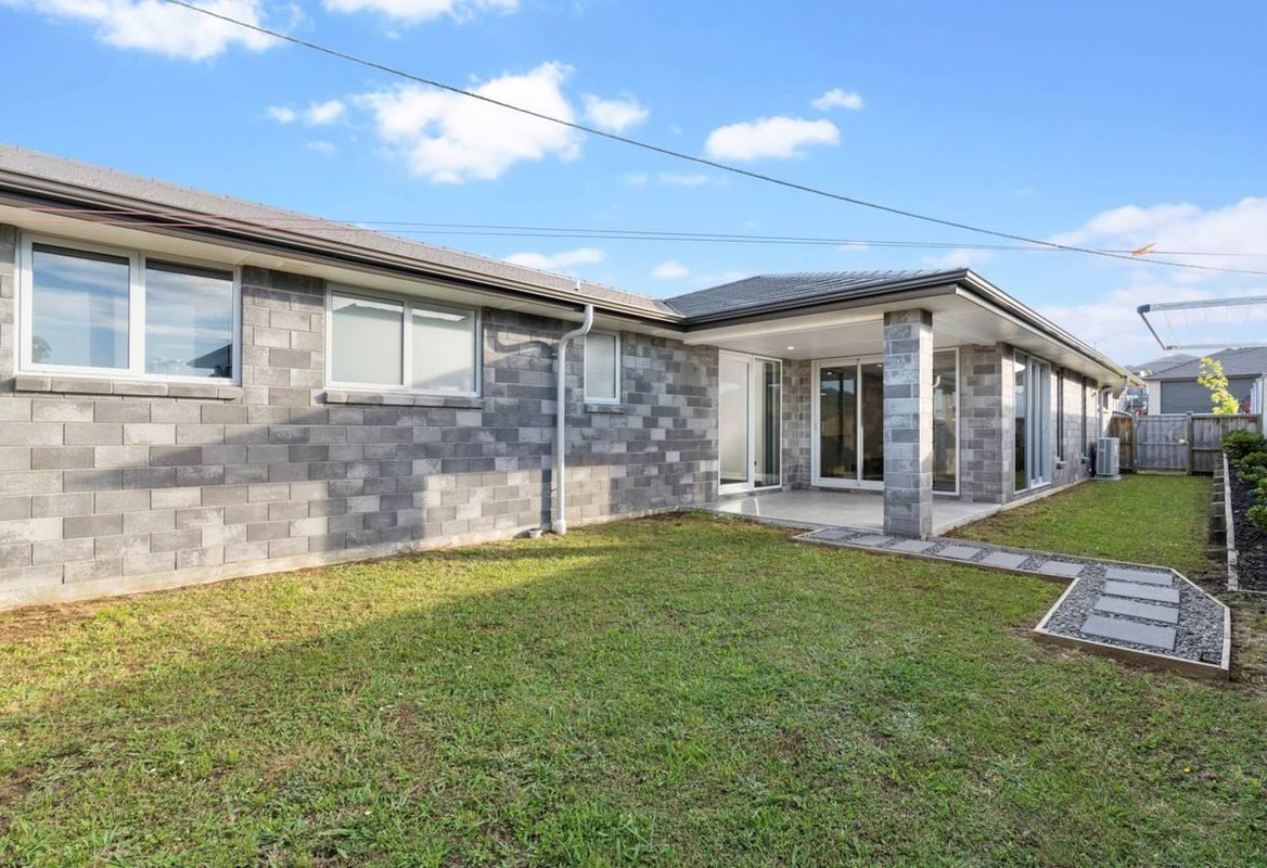 17 Gibboney Place, Pokeno - Carousel 2