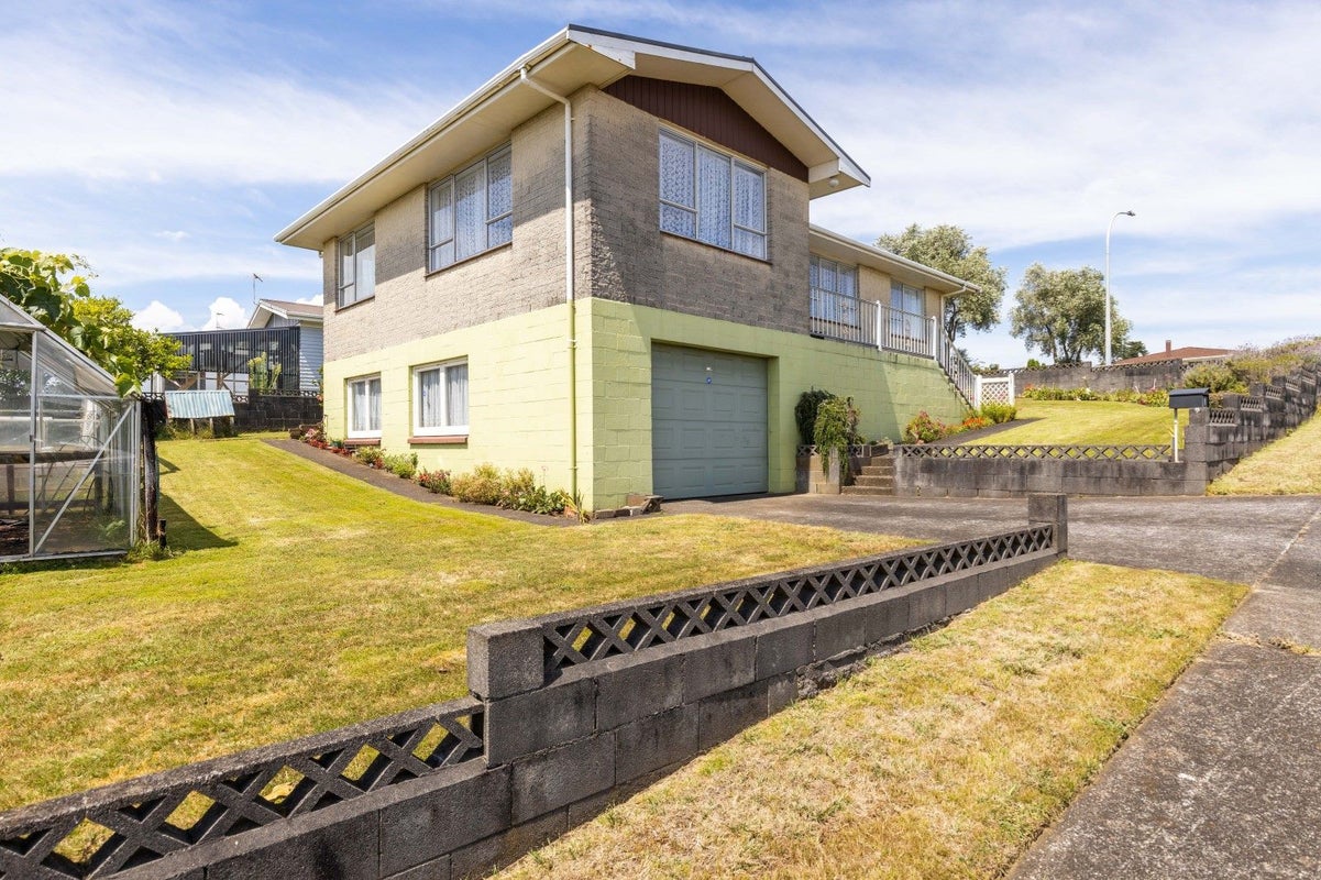 2 Erica Place, Bell Block, New Plymouth - Carousel 2