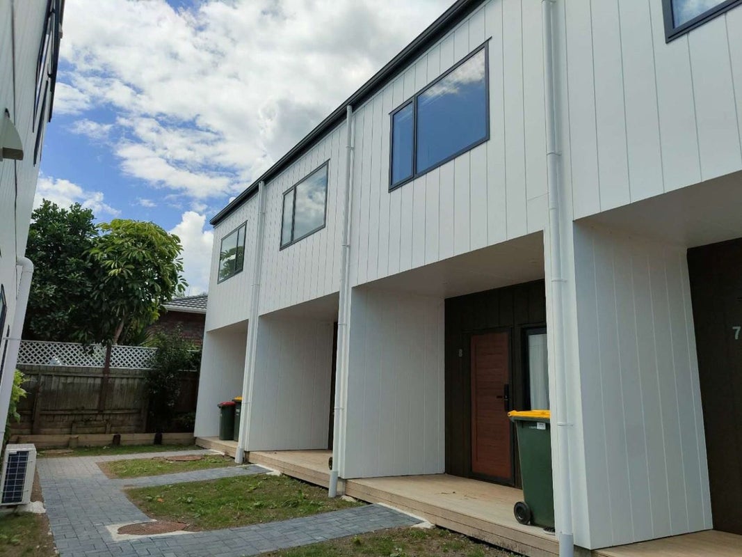 4/16 William Roberts Road, Pakuranga, Auckland - Carousel 2