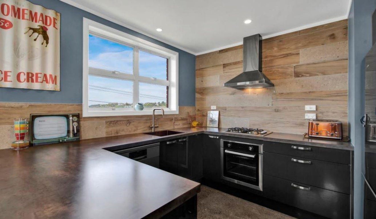 2/58 Paynters Avenue, Strandon, New Plymouth - Carousel 1