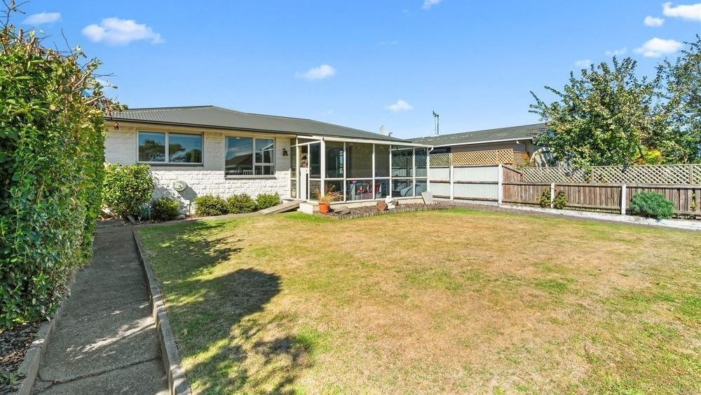 13 Davidson Crescent, Hornby, Christchurch - Carousel 1