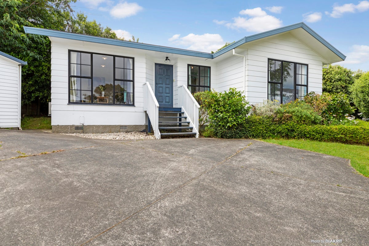 6 Mayaro Crescent, Grenada Village, Wellington - Carousel 1
