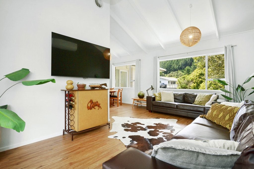35 Berkeley Road, Wainuiomata, Lower Hutt - Carousel 2