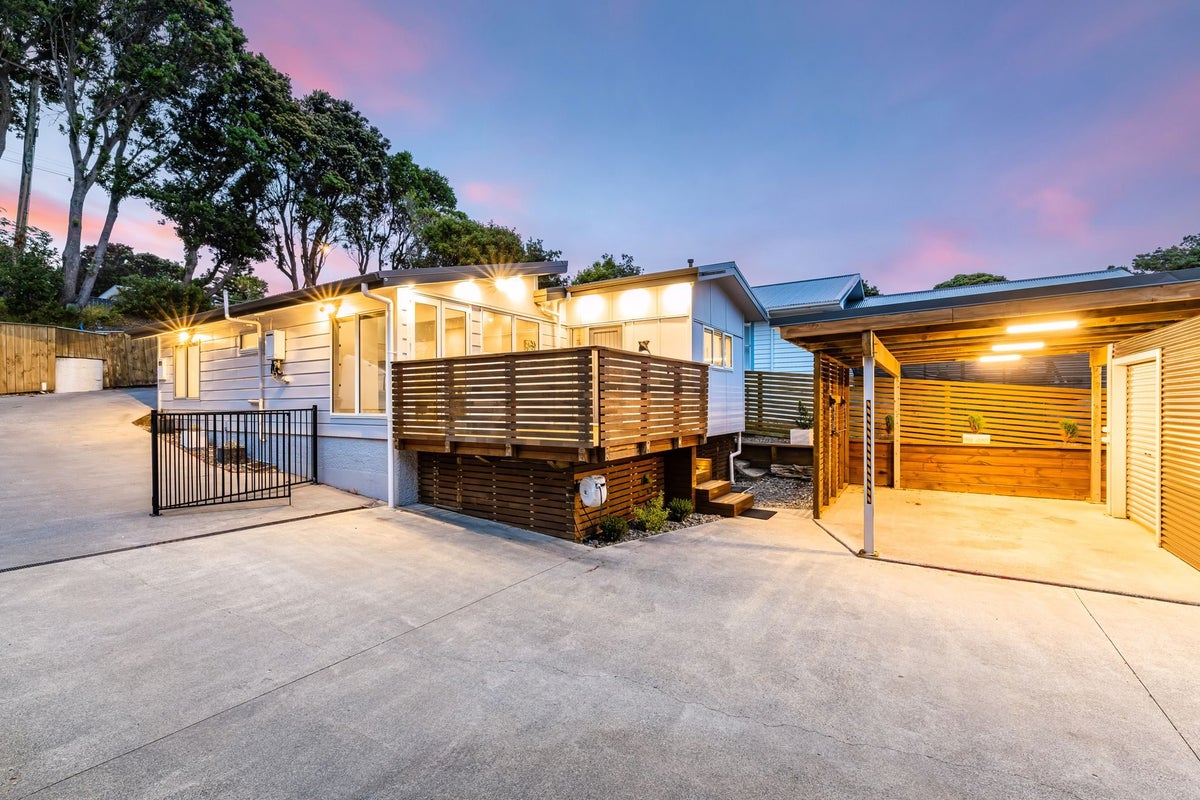 41A Thornley Street, Titahi Bay, Porirua - Carousel 1