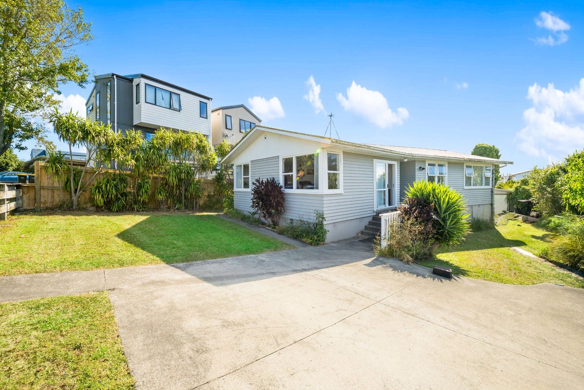 19 Laura Street, Kelston, Auckland - Carousel 2