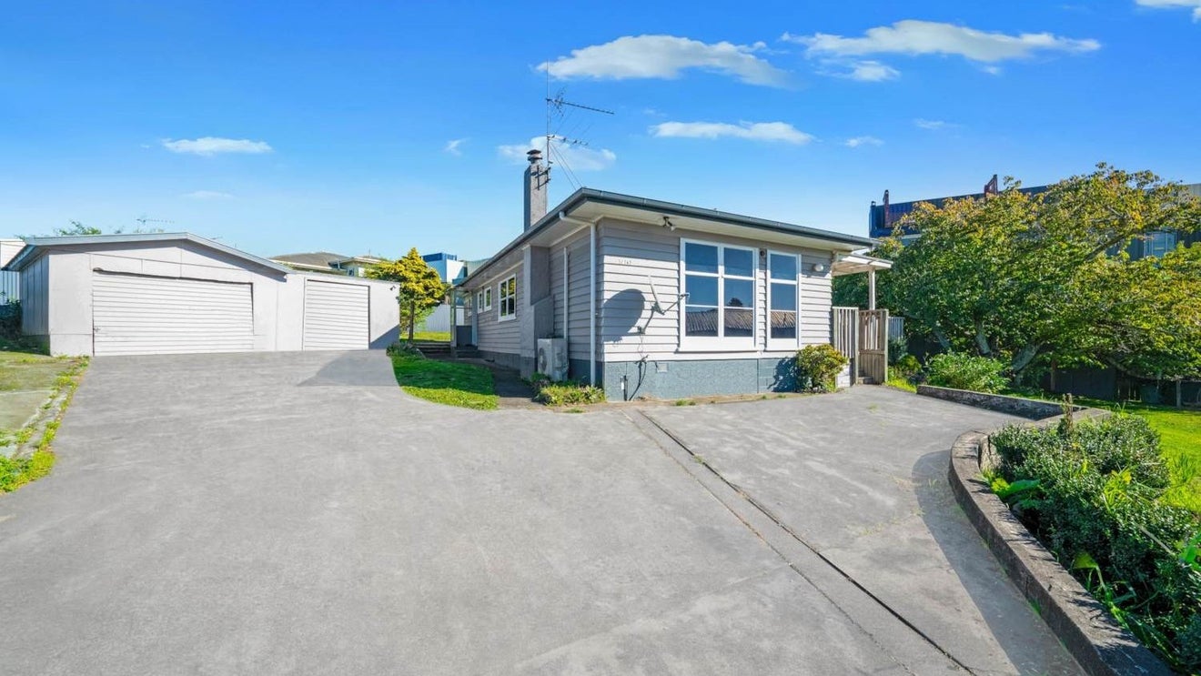 1/147 Wyllie Road, Papatoetoe, Auckland - Carousel 1