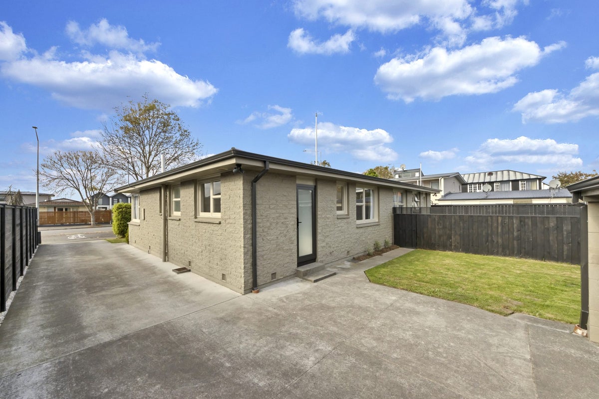 1041 Colombo Street, St Albans, Christchurch - Carousel 23