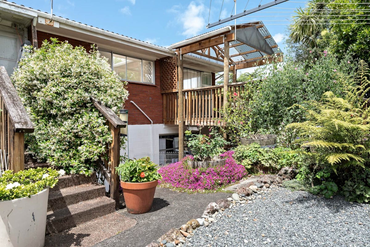 49 Ambler Avenue, Glen Eden, Auckland - Carousel 2
