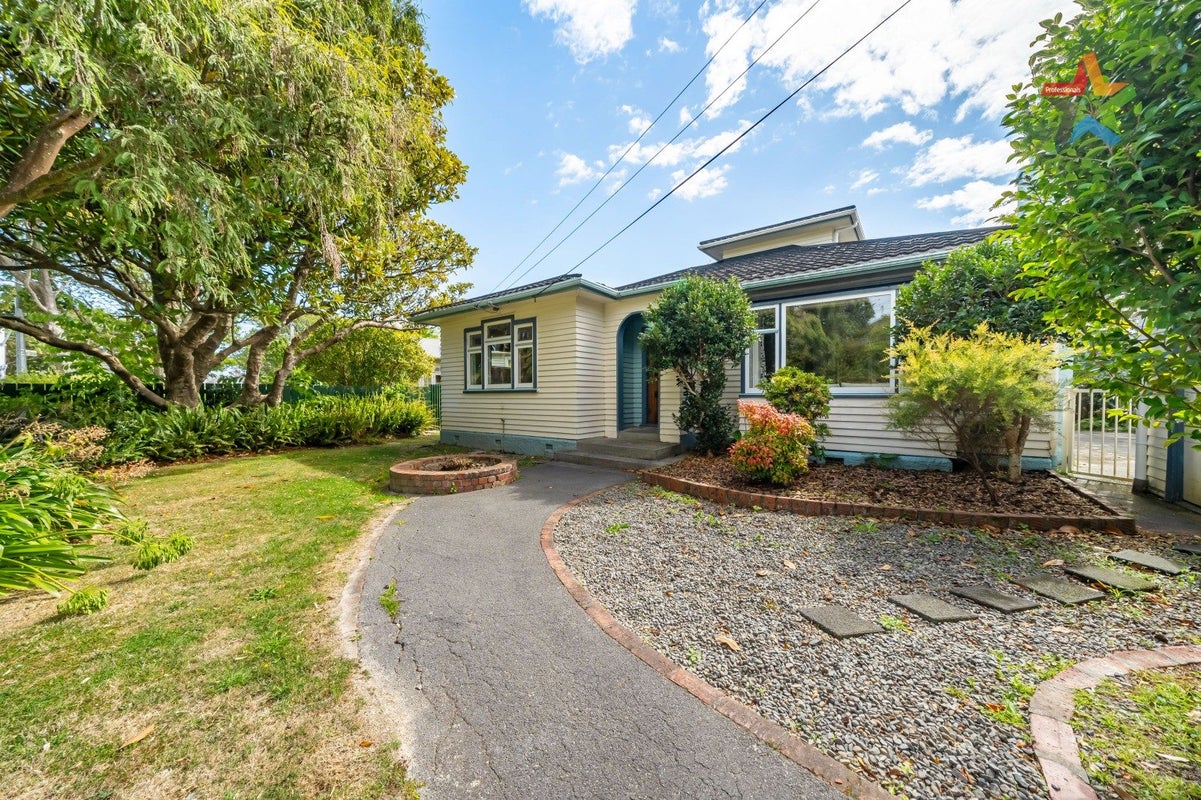 51 Pohutukawa Street, Woburn, Lower Hutt - Carousel 1