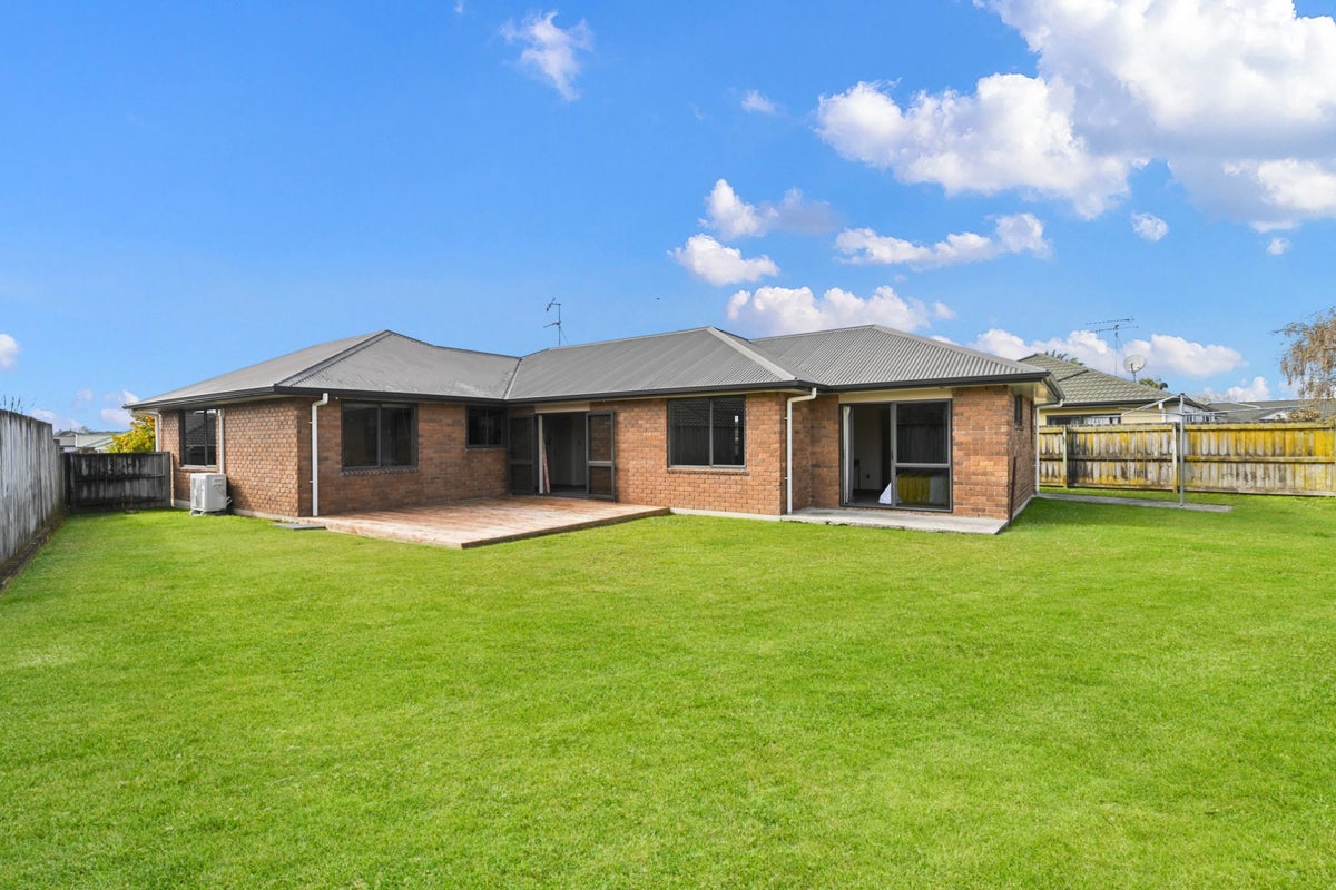 35 Tuirangi Street, Flagstaff, Hamilton, Waikato - Carousel 1