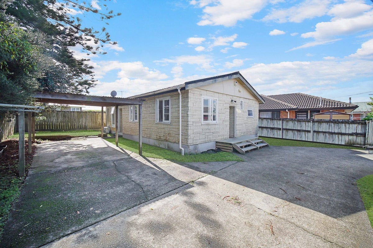 55 WALMSLEY RD, Favona, Auckland - Carousel 1